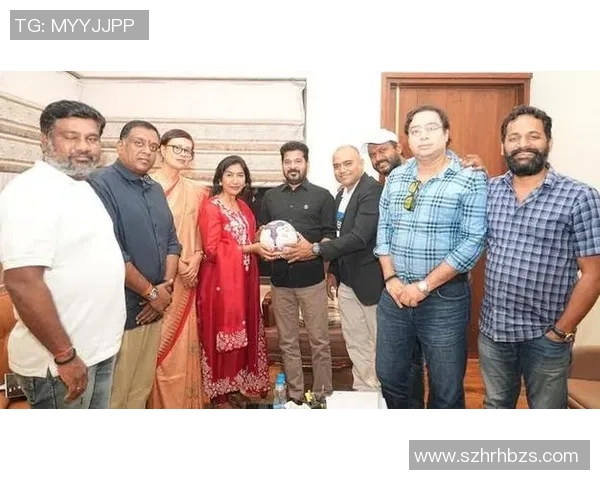 特伦甘纳邦首席部长与梅西传球互动技惊全场